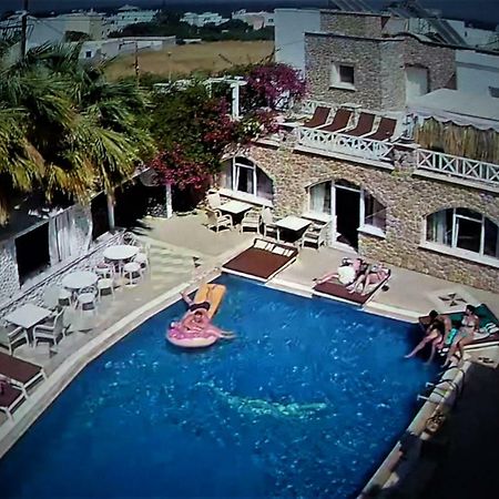 Kamári Bougainvillea Suites מראה חיצוני תמונה