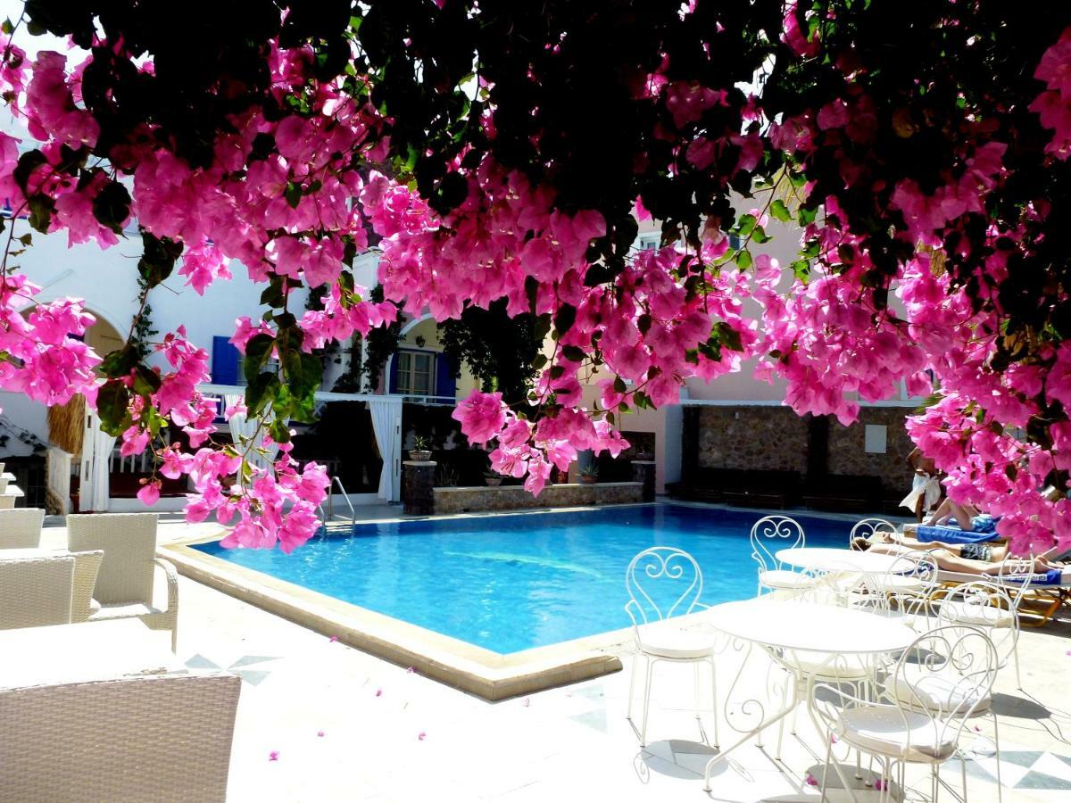 Kamári Bougainvillea Suites מראה חיצוני תמונה