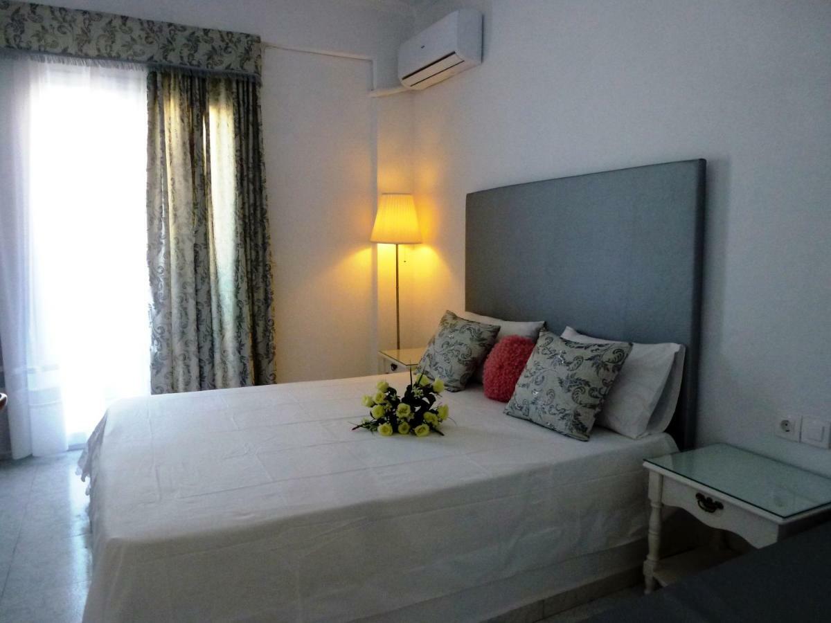 Kamári Bougainvillea Suites מראה חיצוני תמונה