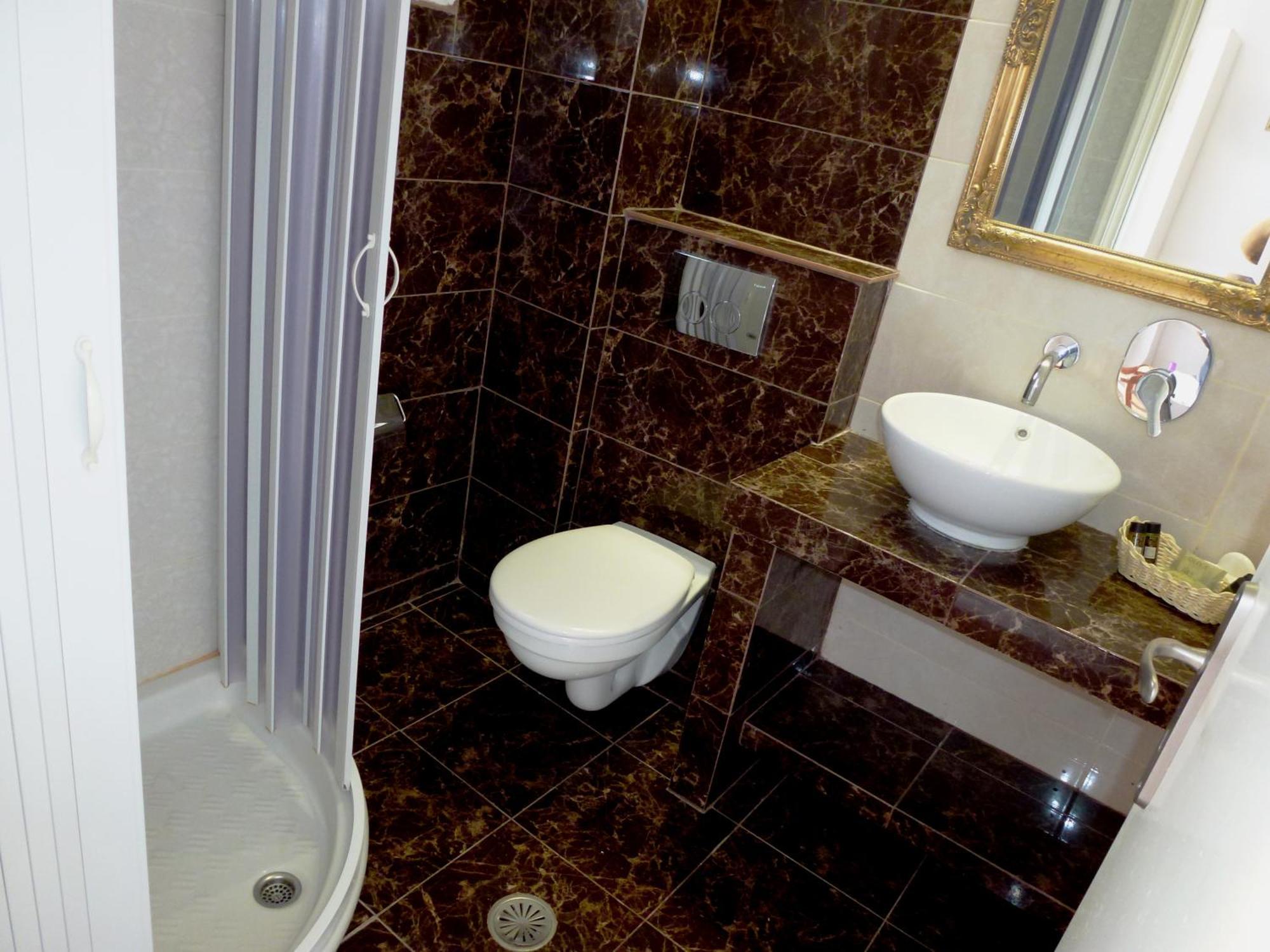 Kamári Bougainvillea Suites מראה חיצוני תמונה