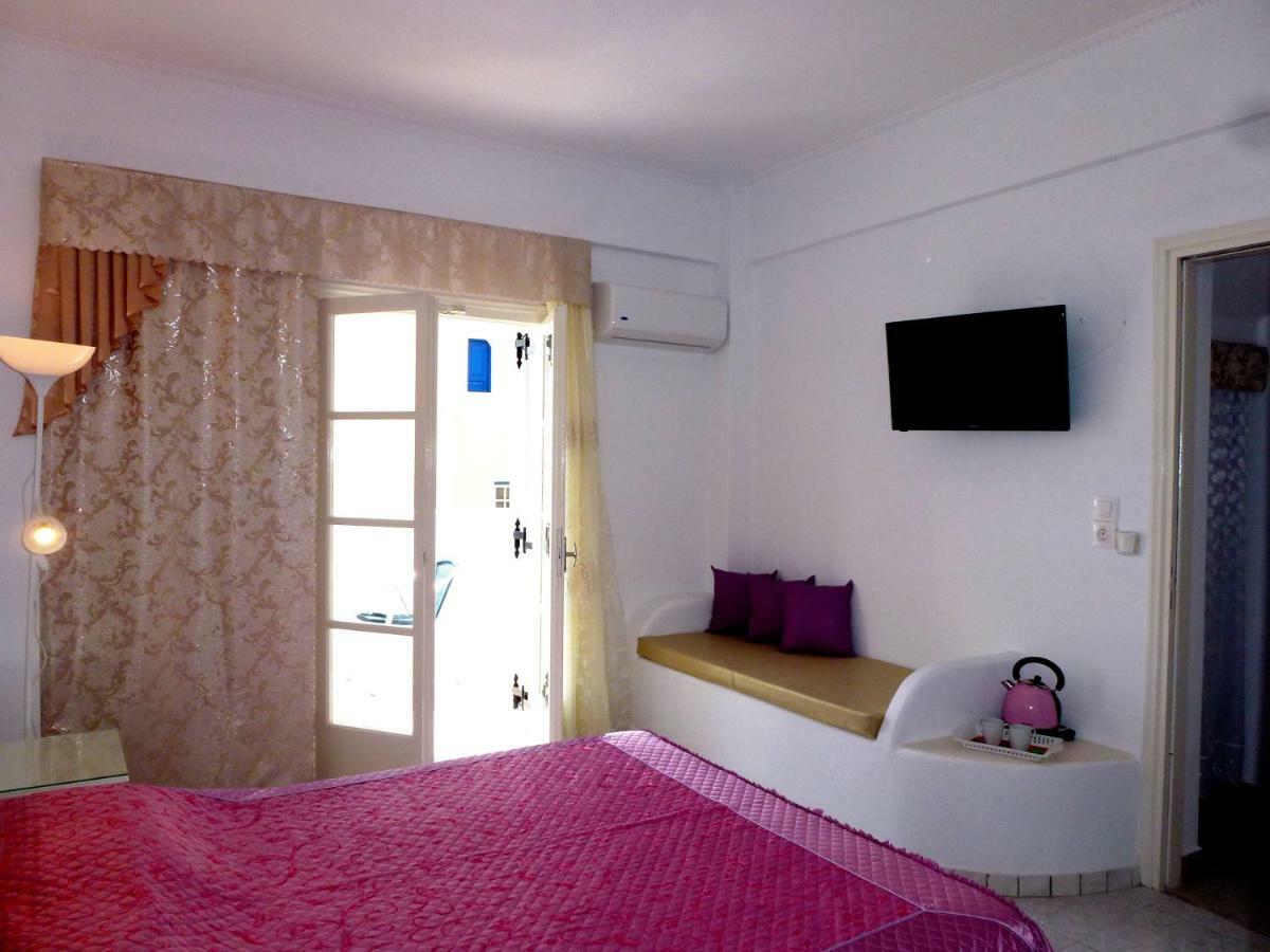 Kamári Bougainvillea Suites מראה חיצוני תמונה