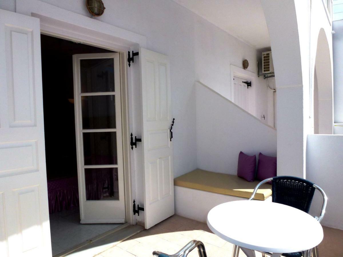 Kamári Bougainvillea Suites מראה חיצוני תמונה