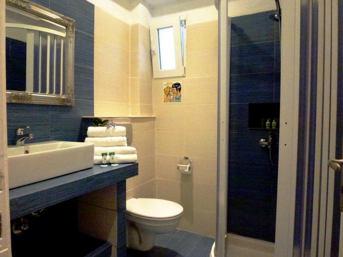 Kamári Bougainvillea Suites מראה חיצוני תמונה