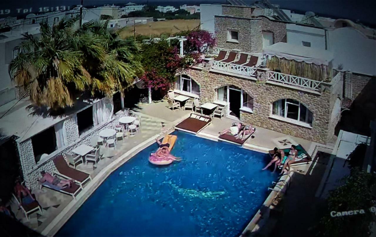 Kamári Bougainvillea Suites מראה חיצוני תמונה